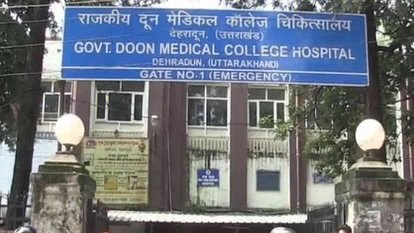 ये रिश्ता…अज्ञात किशोर के उपचार के लिए डॉक्टर बने तीमारदार, दिल छू लेगी इस मोगली की कहानी