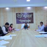 सड़क सुरक्षा में लापरवाही बर्दाश्त नहीं, सभी विभाग समन्वय के साथ करें कार्य- डीएम