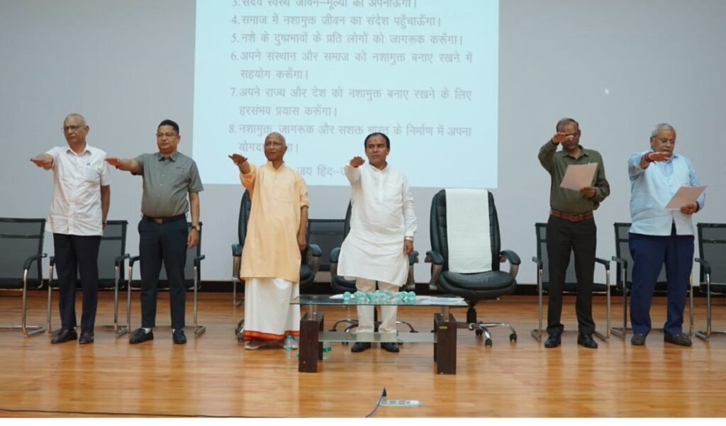 dhan-sinh.jpg