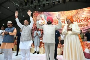 महाराज-जी-का-जीवन-आध्यात्मिक-चेतना-समाजसेवा-और-लोककल्याण-के.jpeg