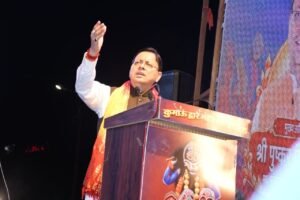 hldvanee-men-kumaoon-dvar-mhotsv-men-shamil-hue-seeem-dhamee.jpg