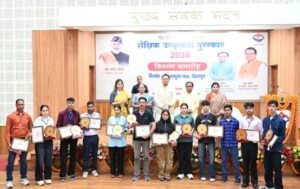 medhavee-vidyarthee-uttrakhand-ke-ujjvl-bhvishhy-ke-aadhar-stanbh-mukhymantree.jpg